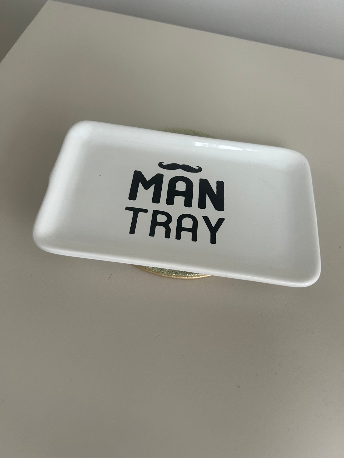 Man tray